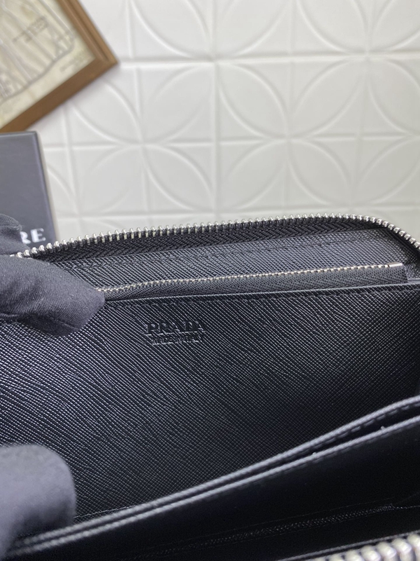 プラダ財布コピー全体デザイン